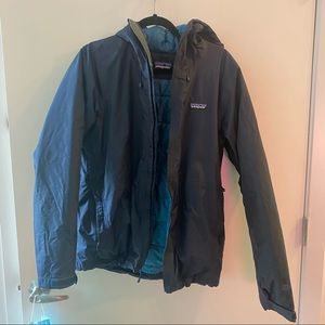 Men's insulated Patagonia jacket in navy